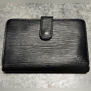COPY - Louis Vuitton, epi leather veiennois wallet. Made in 1998